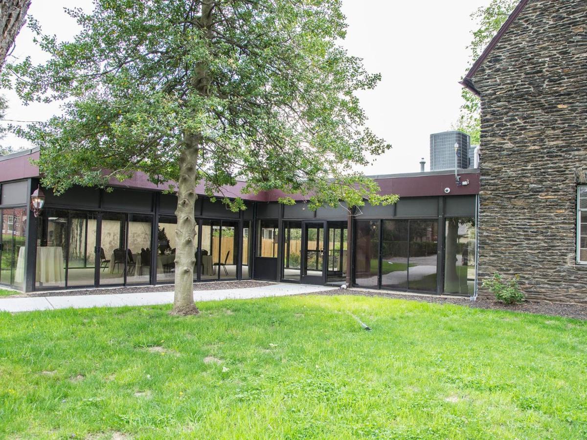 The Manor On Front Harrisburg Exterior foto